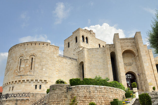 File:RealWorld Castle Kruje.jpg