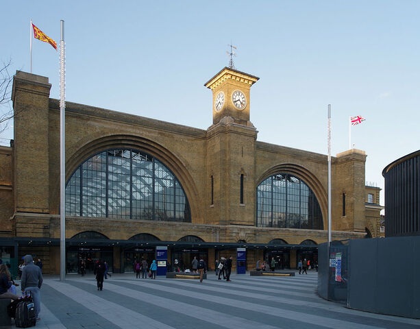File:RealWorld Royal Station.jpg