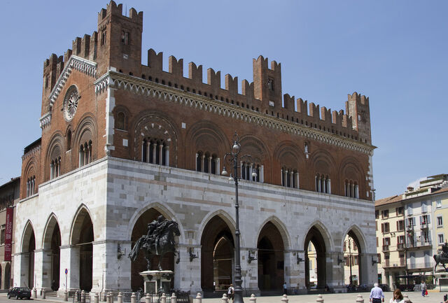 File:RealWorld Palazzo Comunale.jpg