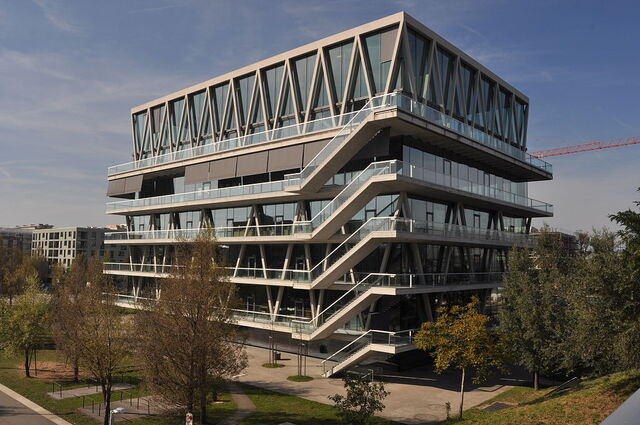 File:RealWorld Leutschenbach School.jpg