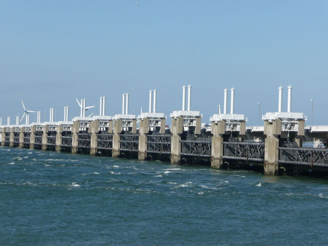 File:Oosterscheldekering.jpg