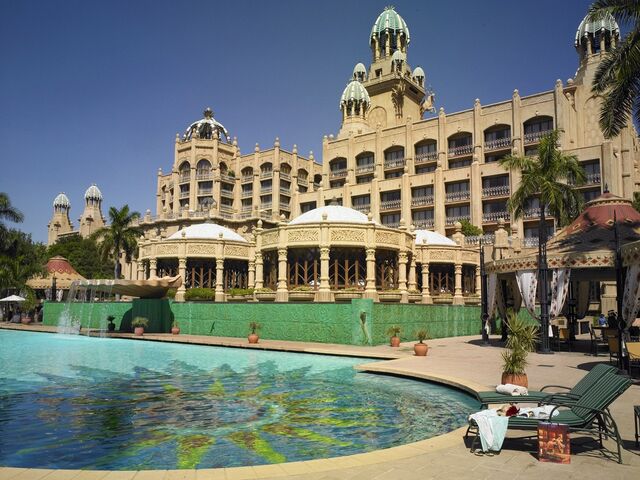 File:The-palace1.jpg