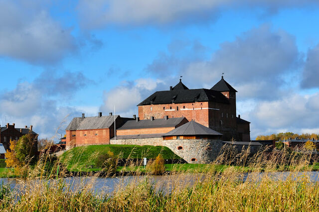 File:RealWorld Hame Castle.jpg