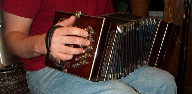 File:Bandonion 1905 Kloba.jpg