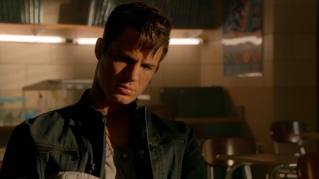 File:Starcrossedtv 101pilot screencaps 2422.jpg