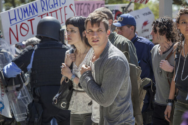 File:Brina-Palencia-and-Matt-Lanter-of-Star-Crossed.jpg