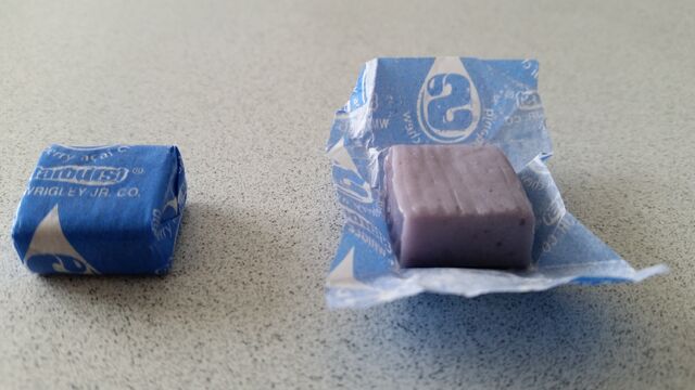 File:Blueberry açai chews.jpg