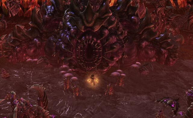 File:Queen'sChamber SC2-WoL Game1.jpg