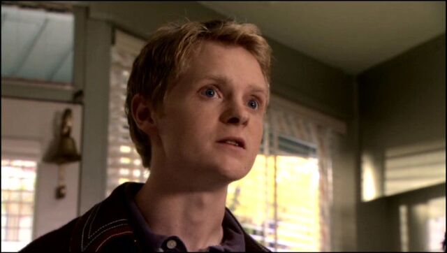 File:Gordie Lowe.jpg