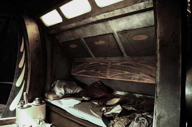 File:Eli Wallace bunk.jpg