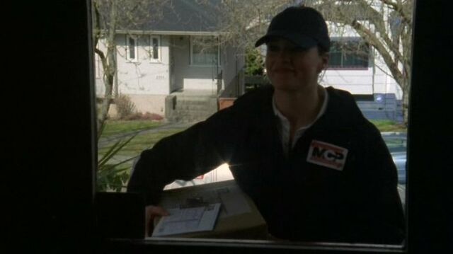 File:Delivery Woman.jpg