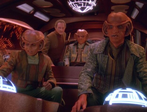File:Quarks Treasure interior.jpg