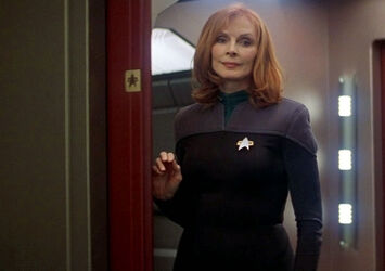 File:Beverly Crusher 2379.jpg