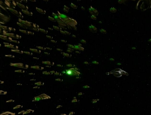 File:The Swarm pursues Voyager.jpg