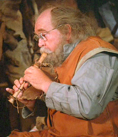 File:Noa plays the flute.png
