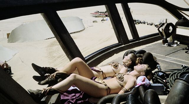File:CarrieFisher and TraceyEddon.jpg