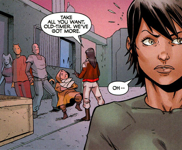 File:Jenn distributing food.jpg