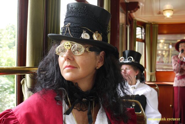 File:Steampunklady with glasses.jpeg
