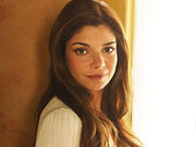 20090318-laura-san-giacomo-favorite-290x218
