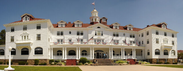 File:1920px-Stanley Hotel, Estes Park.jpg