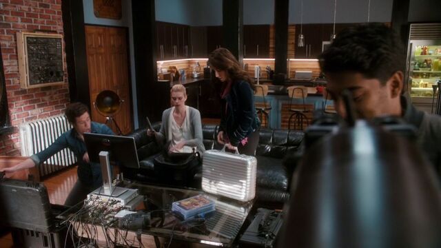 File:Stitchers1.04-172.jpg