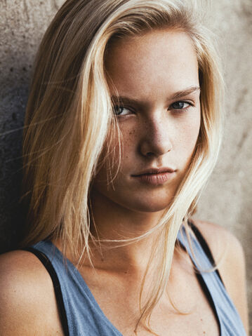 Plik:Charlene-2.jpg