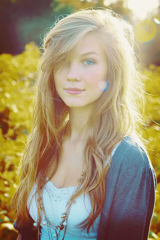 Plik:Blondegirl.jpg