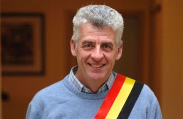 File:Kopie-walter-plop-de-donder-blijft-burgemeester-id3552135-1000x800-n.jpg