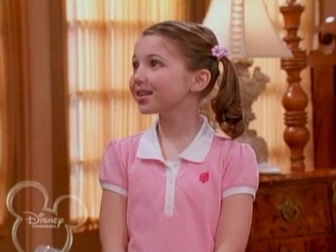 Holly O'Neil The Suite Life Wiki FANDOM powered by Wikia