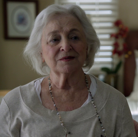 File:Edith Ross (2x01).png