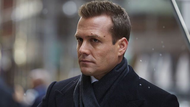 File:S04E16Promo07 - Harvey.jpg