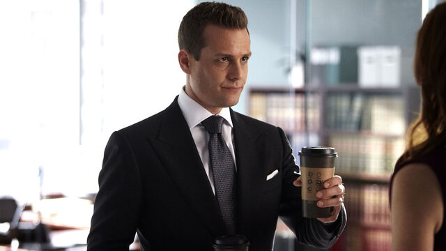 File:S03E14Promo05 - Harvey.jpg