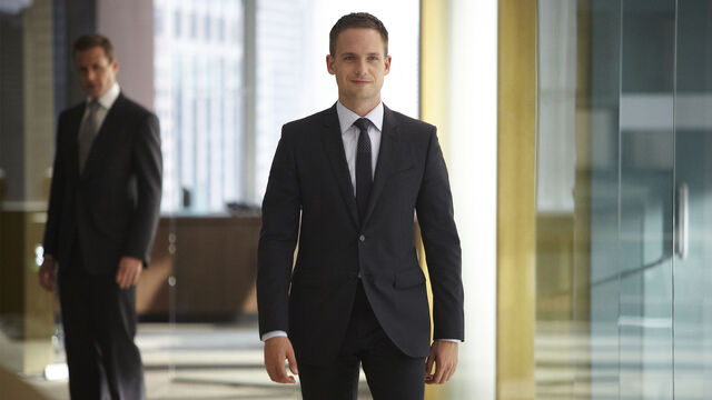 File:S03E09Promo08 - Harvey Mike.jpg