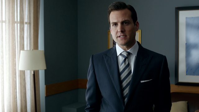 File:Harvey Specter (1x12).png