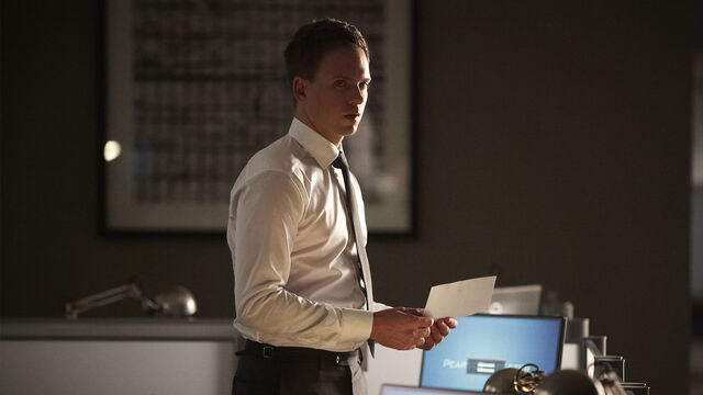 File:S03E14Promo07 - Mike.jpg