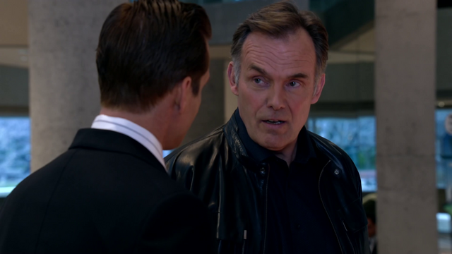 File:S01E03P5204 Laurence.png