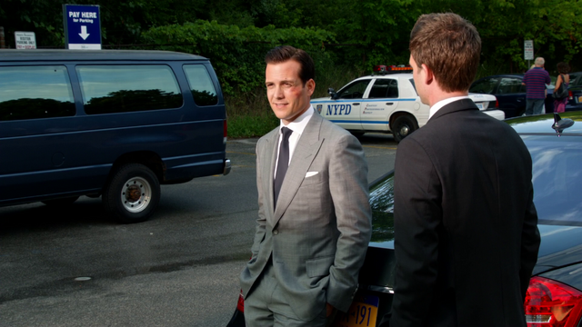 File:Harvey & Mike (1x12).png