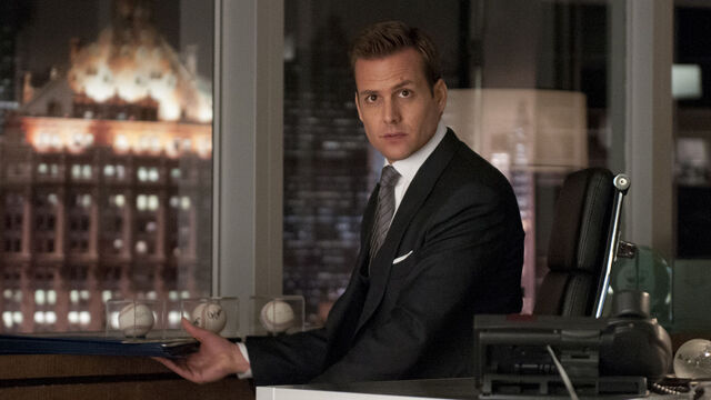 File:S02E01Promo05 - Harvey.jpg