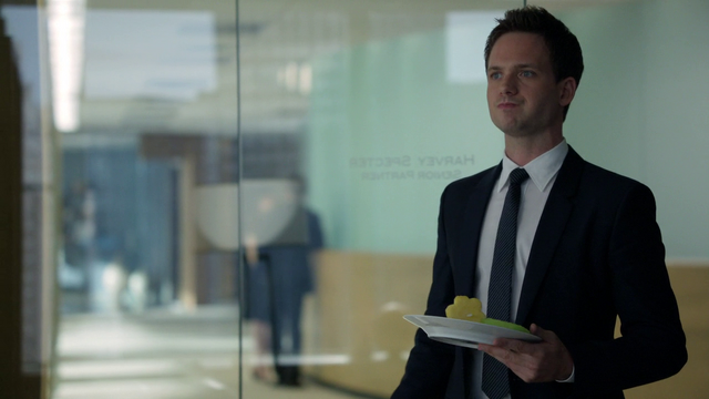 File:Mike (2x02).png