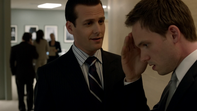 File:S01E06P03 Harvey Mike.png