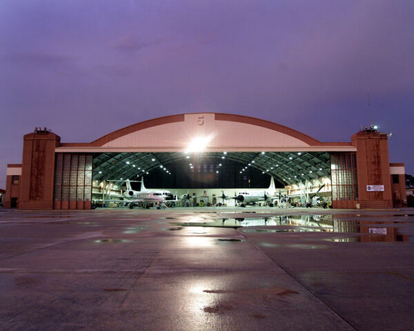 File:Hangar (Heroes).jpg
