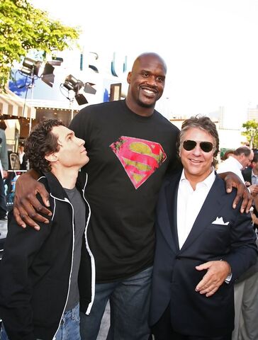 File:Shaq.jpg