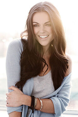 Serinda-swan-profile