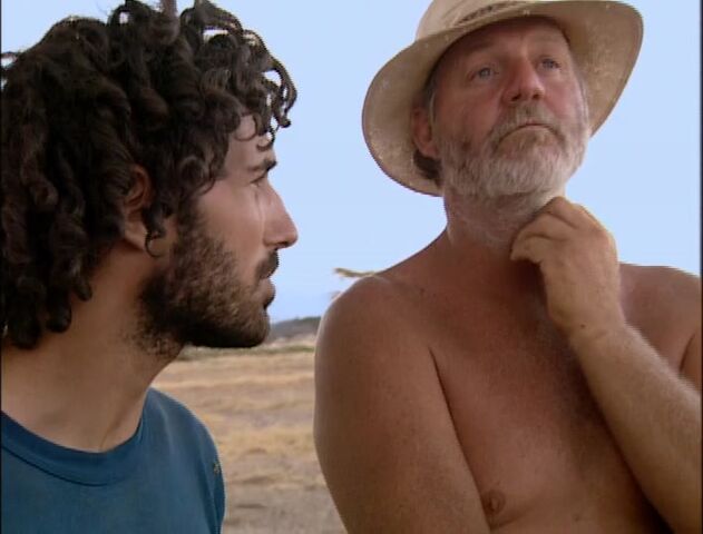 File:S3E10 - Dinner, Movie and a Betrayal 398.jpg