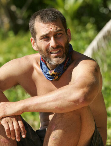 File:Jonathan Raro (2).jpg
