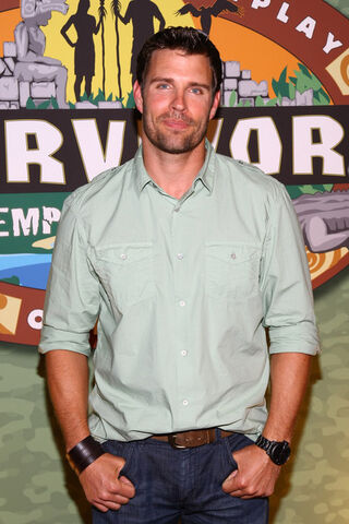 File:Mike+Chiesl+Survivor+Redemption+Island+Finale+LnpTvNIbzYql.jpg