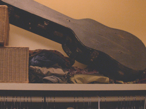 File:Mystery Guitar Case.jpg