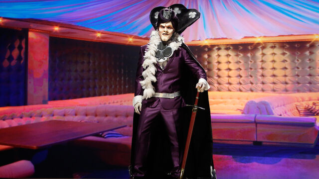 File:Adam Spotlight S8 Ep4.jpg