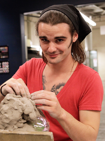 File:S03contestant-Tommy.png