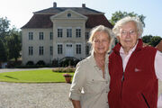 B82295581Z.1 20120908183055 000-GMF8DAPA.2-0.jpg gallerylarge